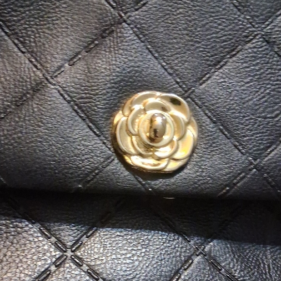 Betsey Johnson Black Quilted Chain Strap Flap Crossbody Or Shoulder Bag - Picture 4 of 4